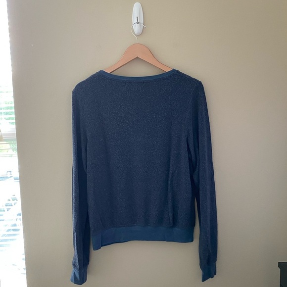 Women’s Wildfox Gray Heart Print Crewneck Sweater Size Small - Picture 2 of 4